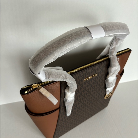 NWT Michael Kors Charlotte Top Zip Tote MK Signature Shoulder Bag Brown - Picture 4 of 15